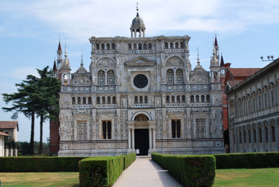 Italia architecture facade