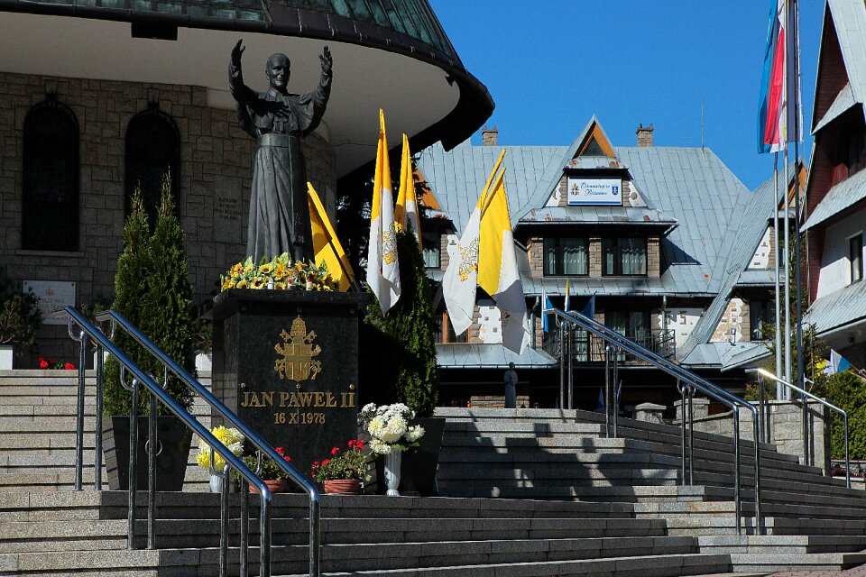 Pope john paul ii the statue stairs