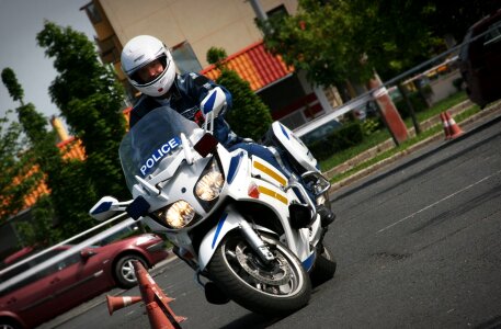 Motorcycle cop we have an enthousiastic yamaha