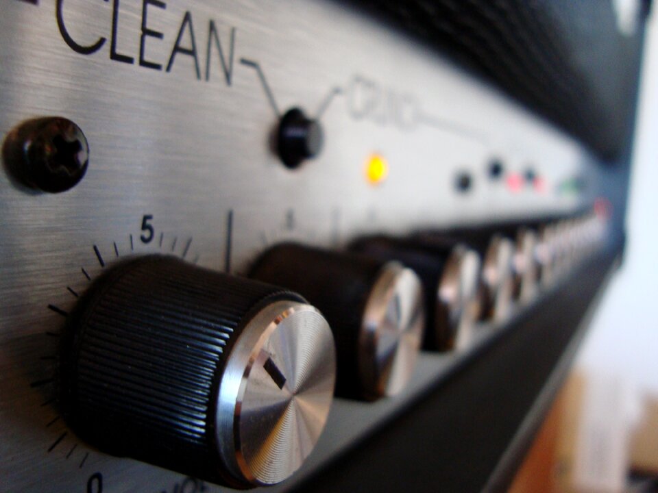 Controller sound guitar amplifier