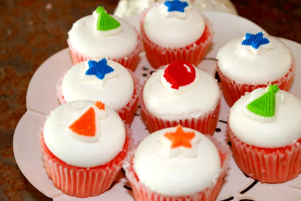 Dessert decoration frosting