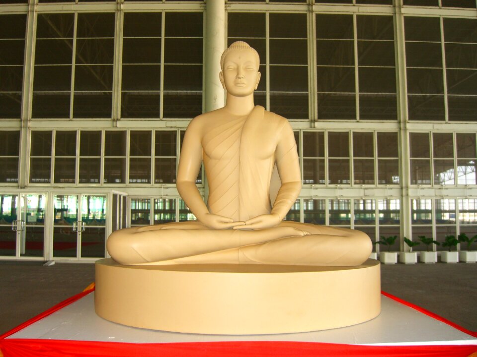 Wat phra dhammakaya temple photo