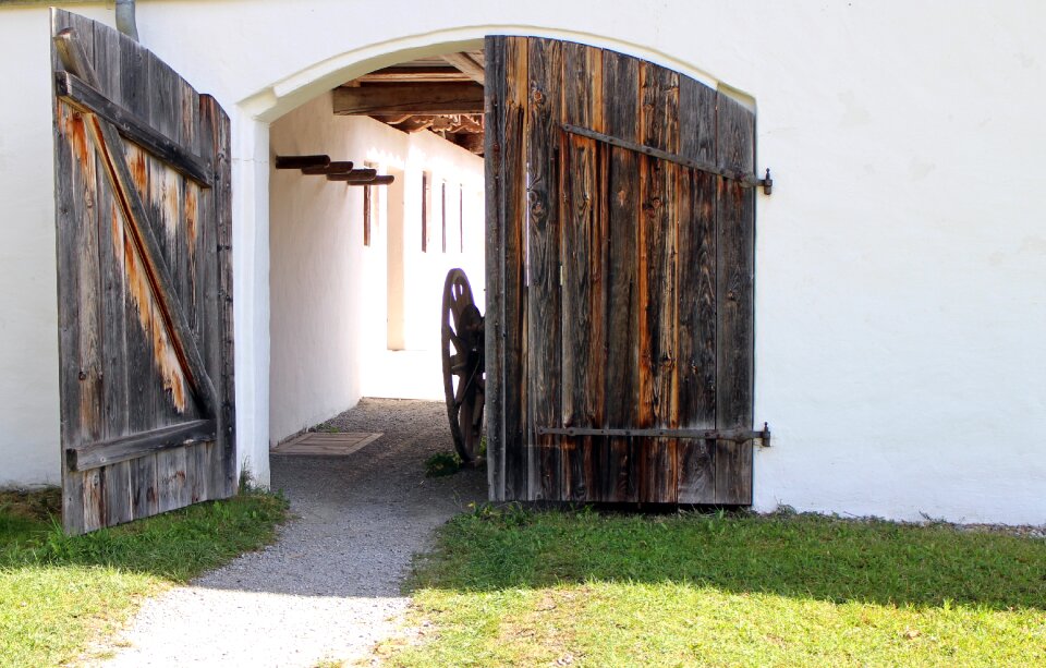 Input wood doors round arch