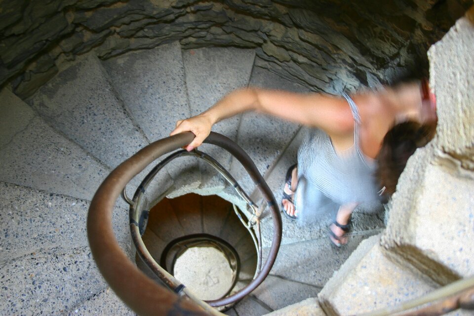 Spiral staircase narrow