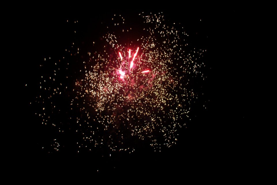 Night shot pyrotechnics