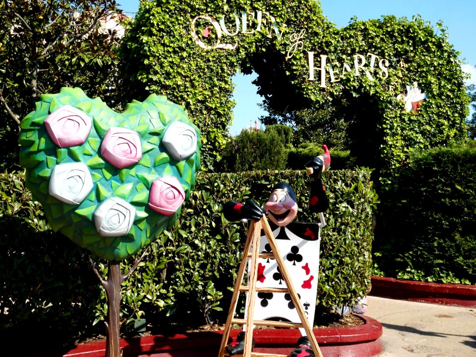 Disneyland paris corious maze