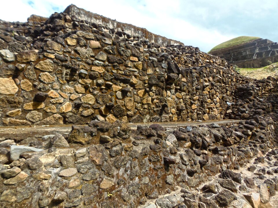 Pyramid structures archeology