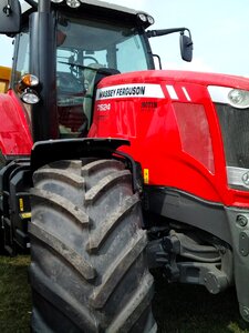 Tractor agriculture massey fergusson
