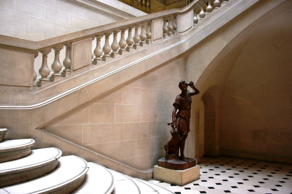 Staircase sculpture carnavalet museum
