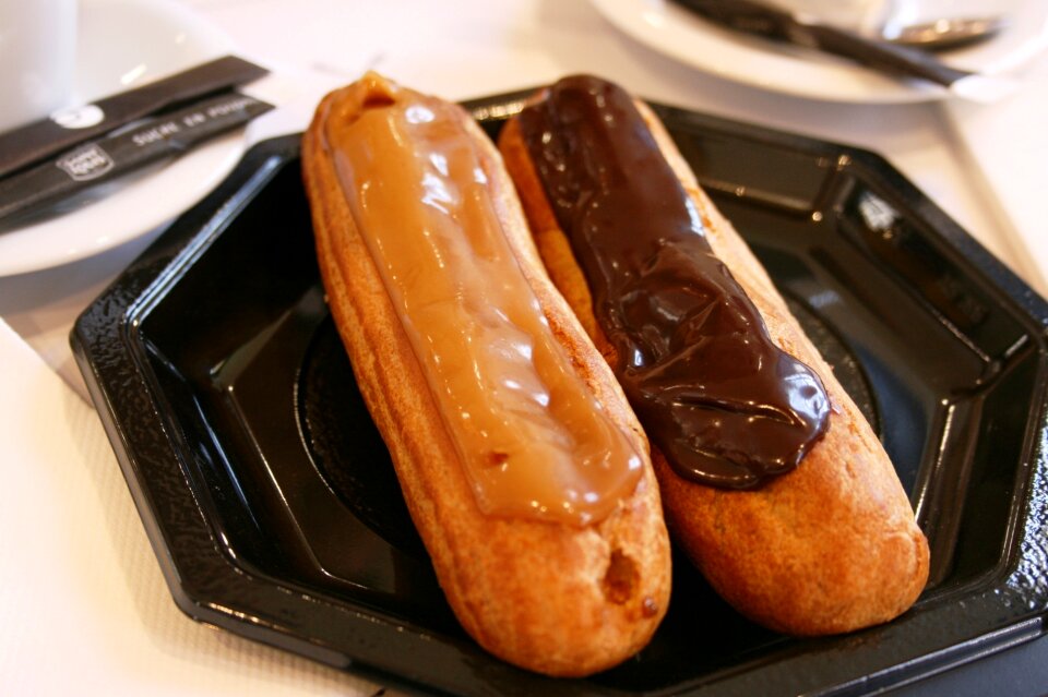 éclair dessert sweet french