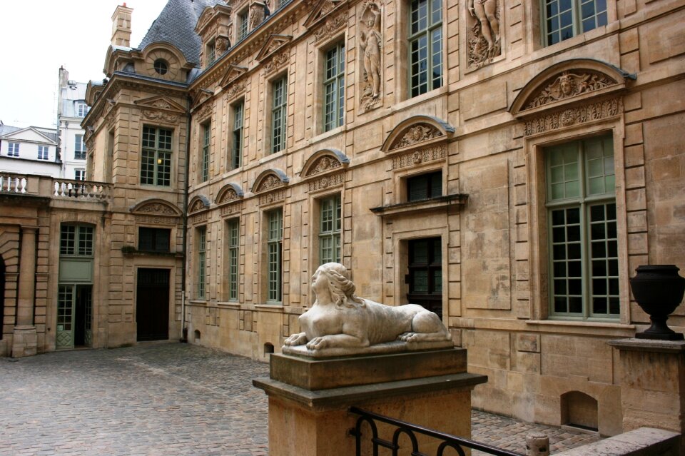 To sully hotel facade of building paris