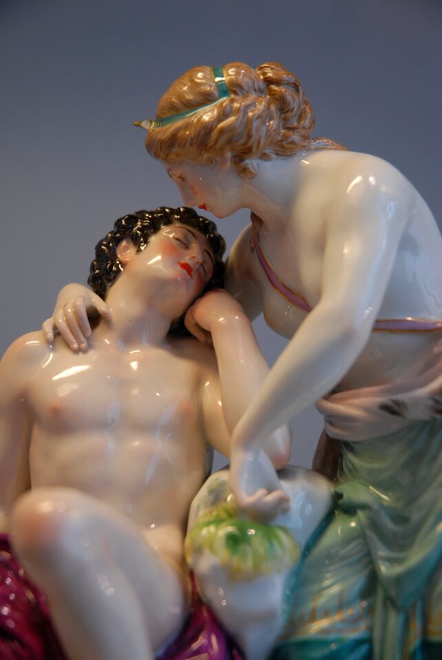 Porcelain lovers tenderness