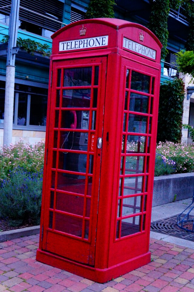 Phone booth red london