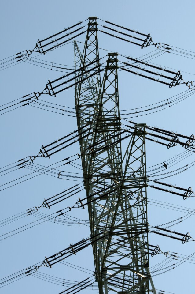 Pylon grid expansion power supply