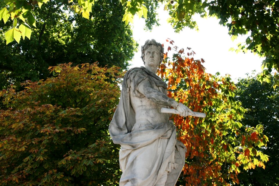 Garden of tuilleries tuilleries paris