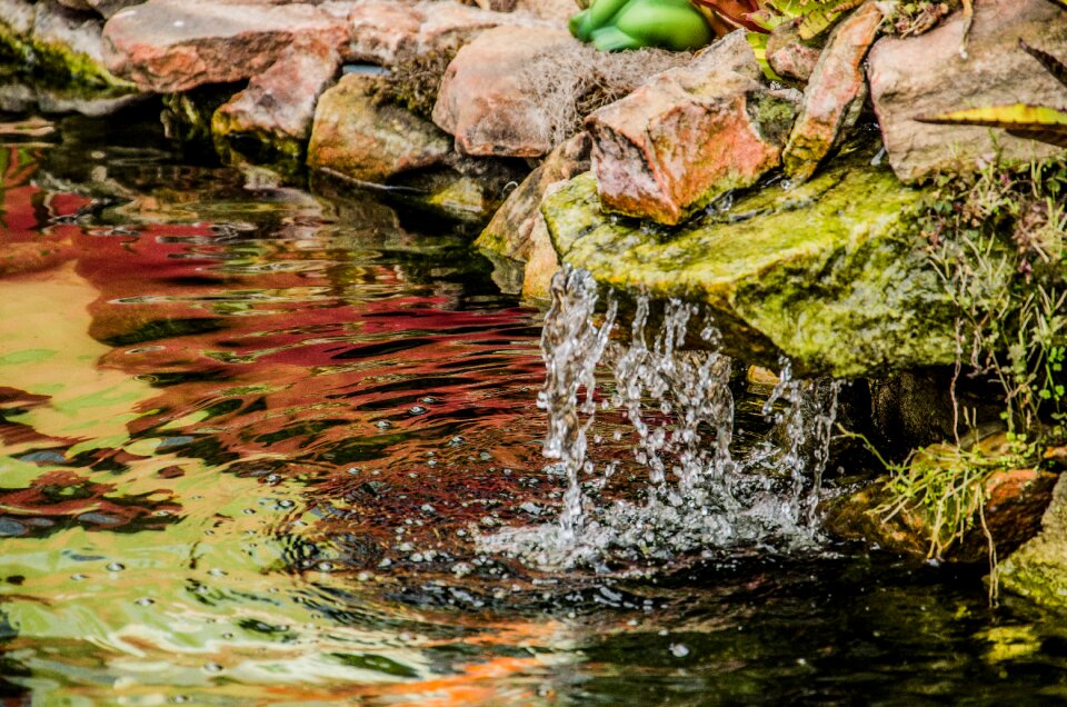 Stone water cascade