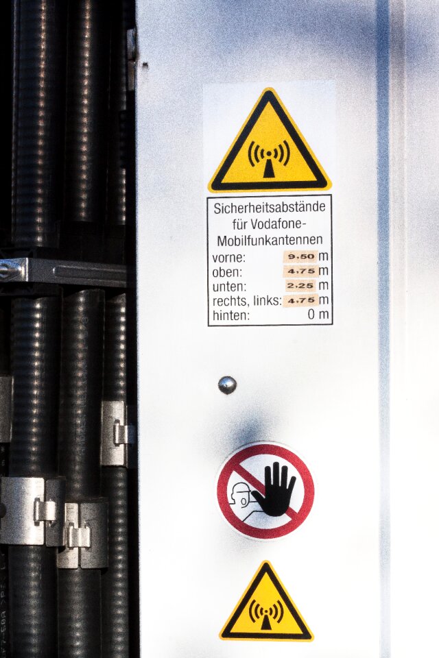 Cable warnschild radiation