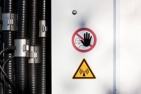 Cable warnschild radiation