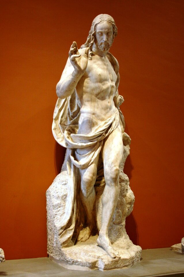 Sculpture louvre easter