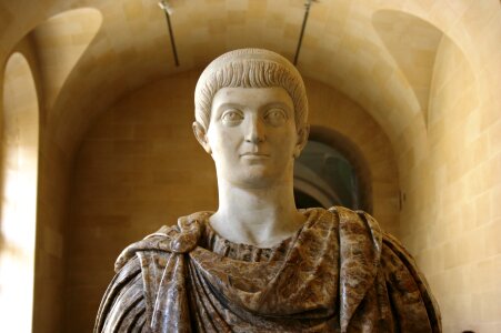 Roman emperor sculpture louvre