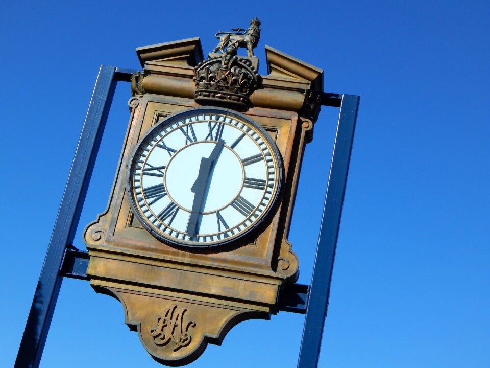 Vintage hours minutes