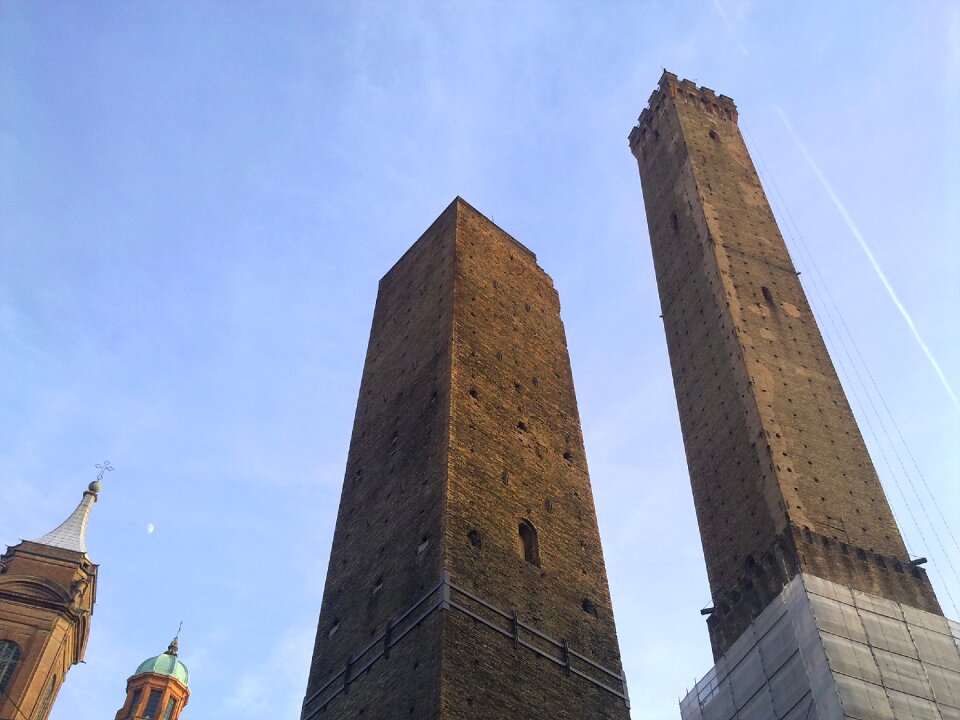 Two towers asinelli garisenda