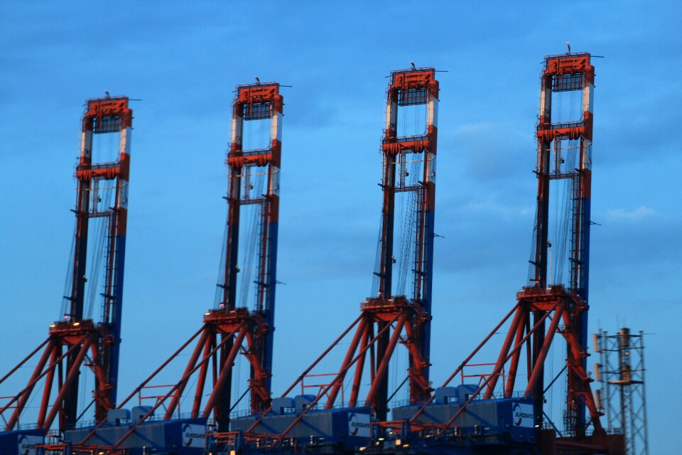 Lift loads load crane ship crane