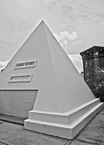 New orleans graveyard gray tomb