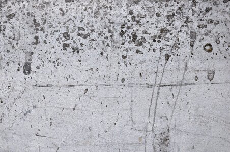 Concrete wall trist