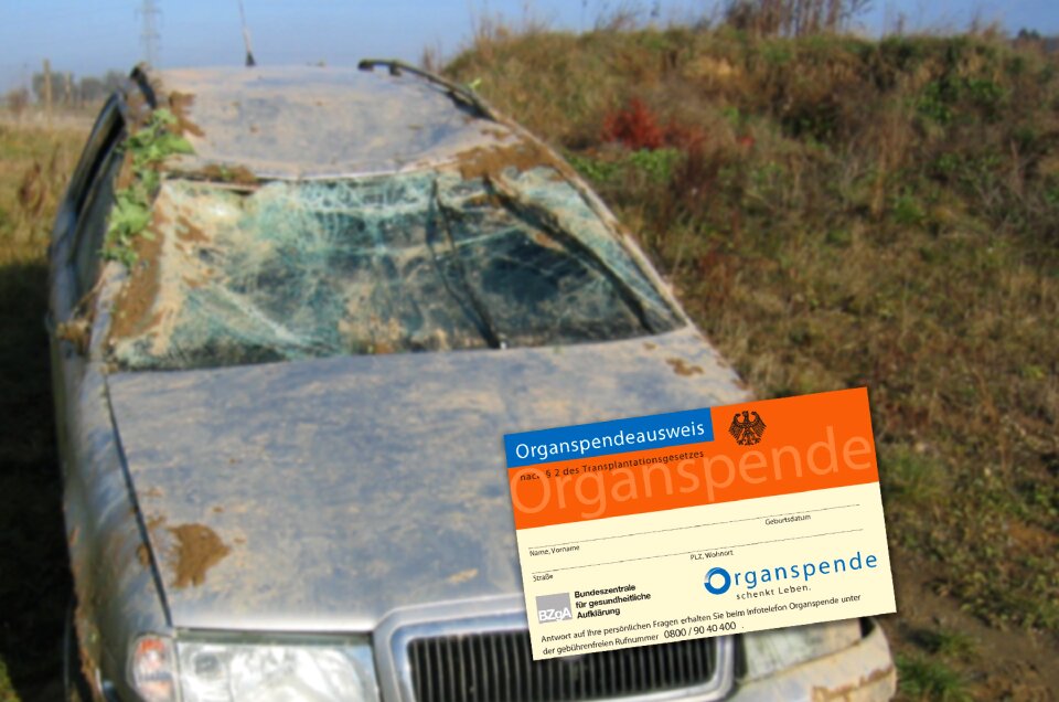Auto accident total damage emergency