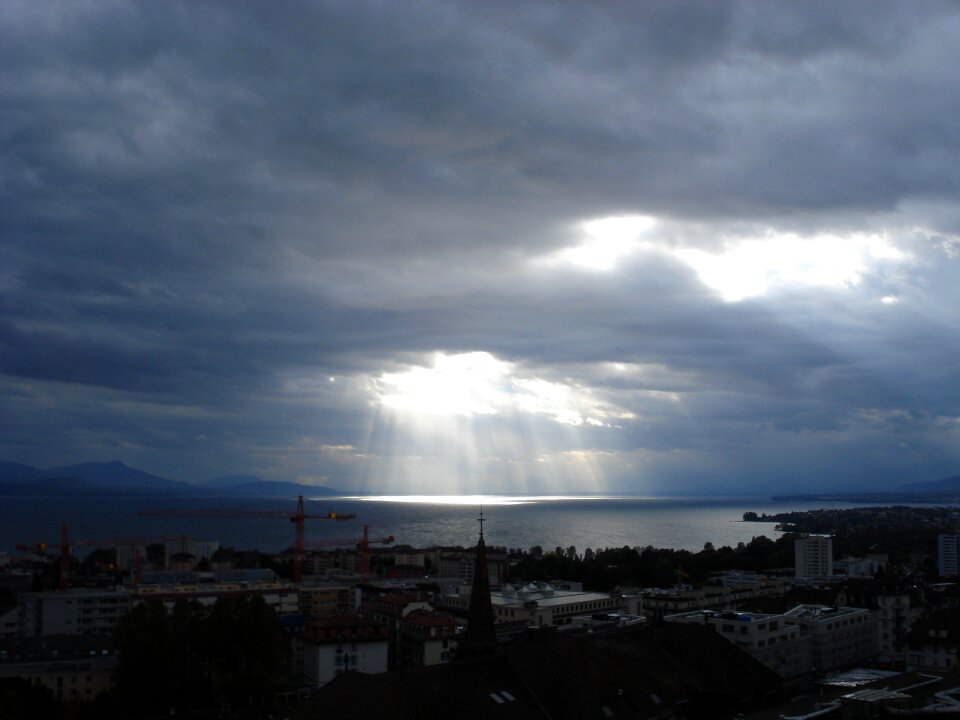 Light lake lausanne