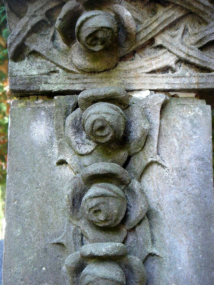 Stone rosette ornament