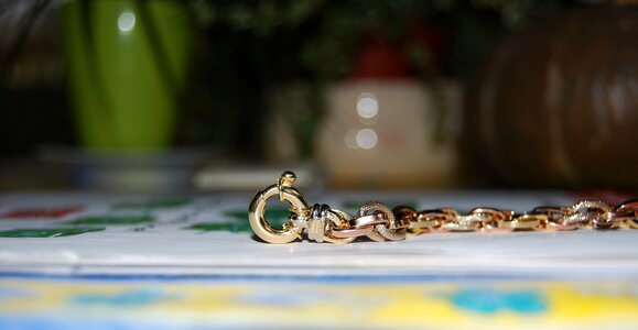Hook chain particular