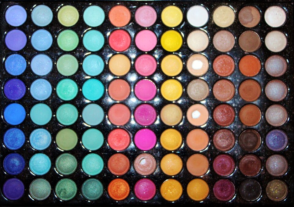 Colorful eye shadow lippgloss
