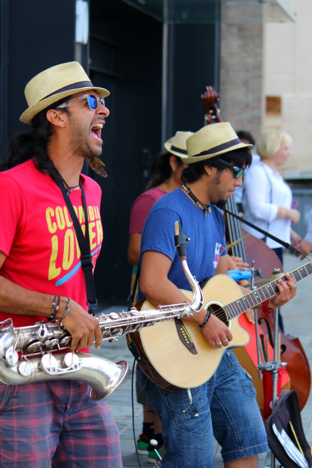 Singing music group