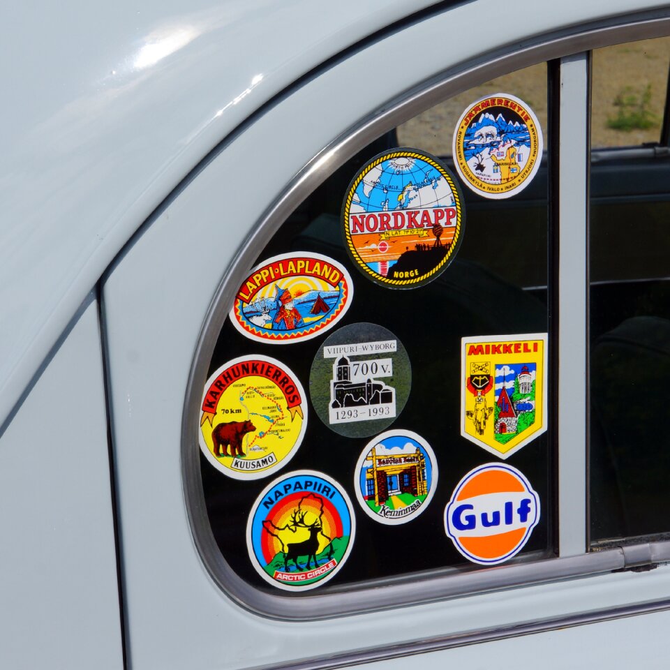Tourism souvenir glue