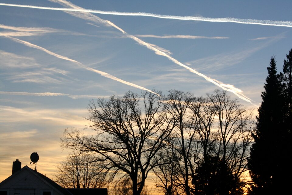 Contrail evening sky aircraft