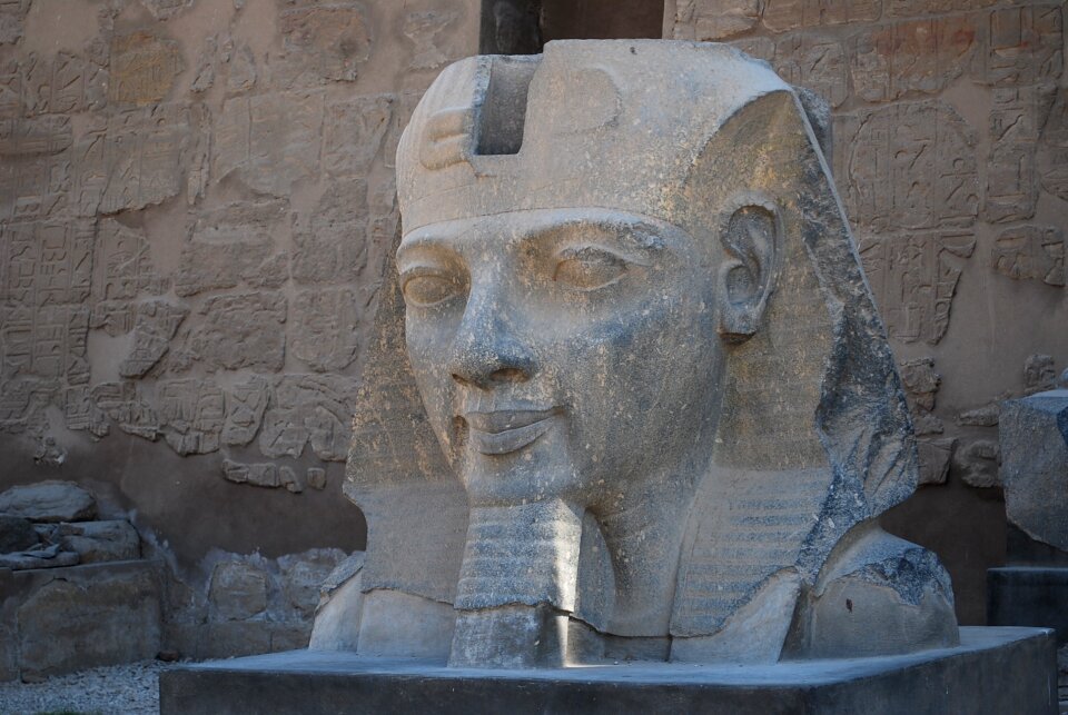 Egypt statue temple