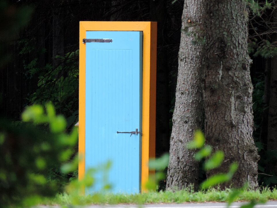 Door open strange