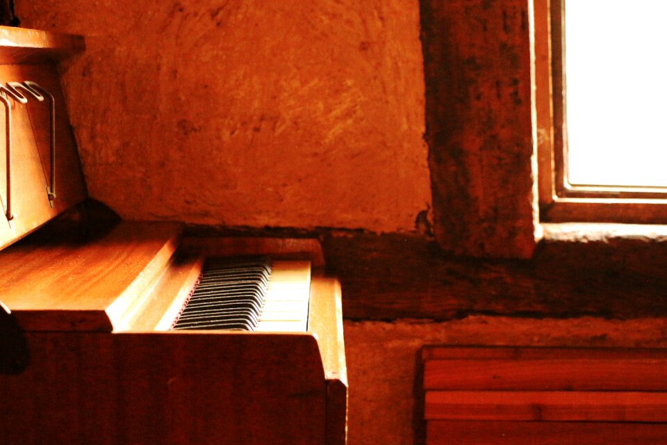 Organ music keyboard