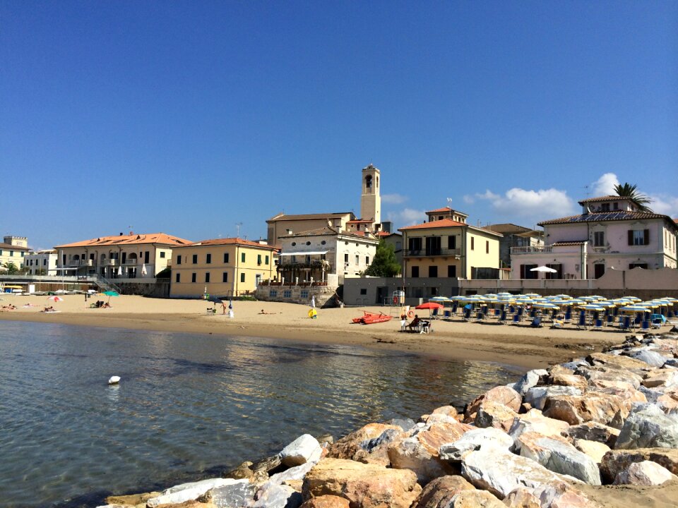 Promenade bank mediterranean