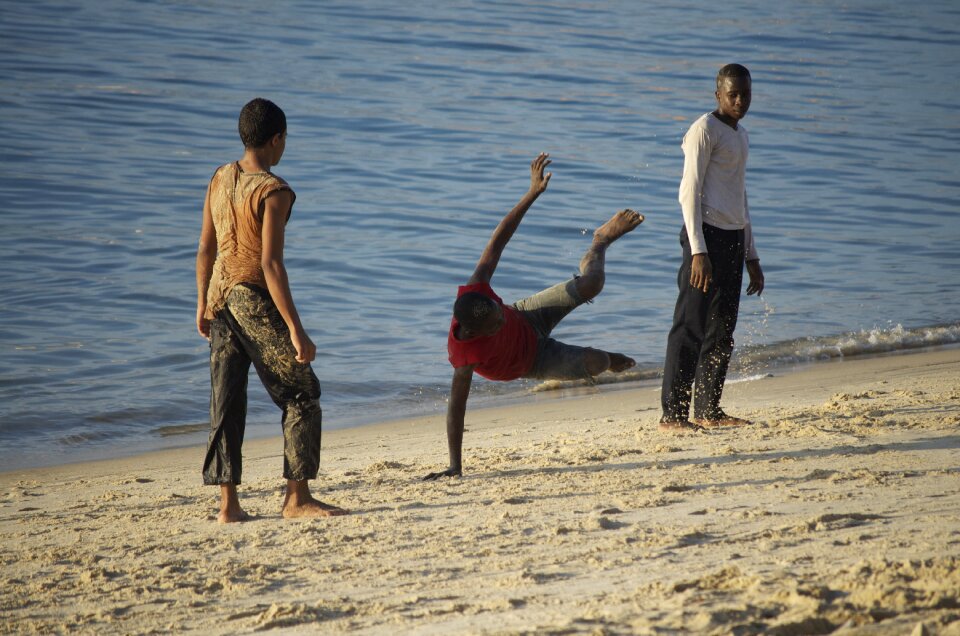 Young people brazilian dances beach