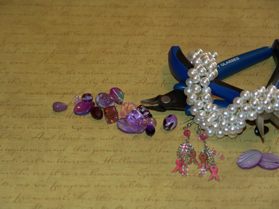 Craft making jewelery