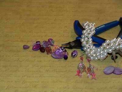 Craft making jewelery