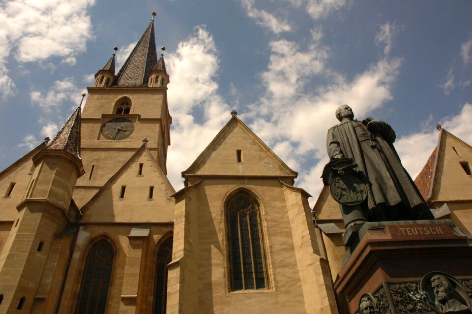Teutsch architecture building