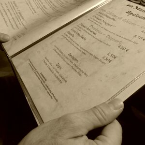 Restaurant hand read
