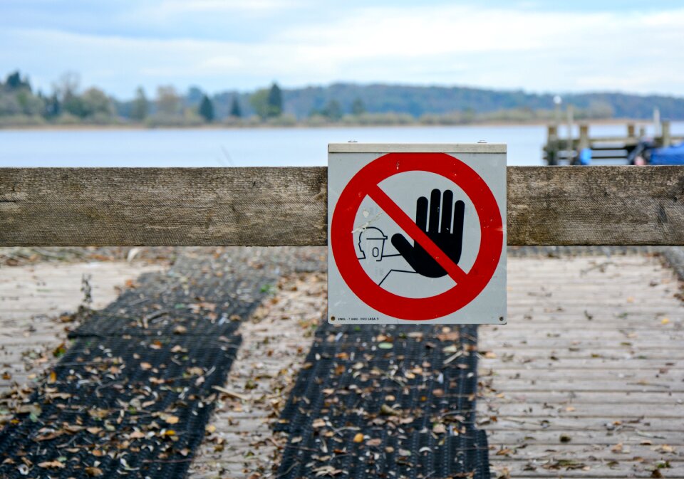 Stop warning bark