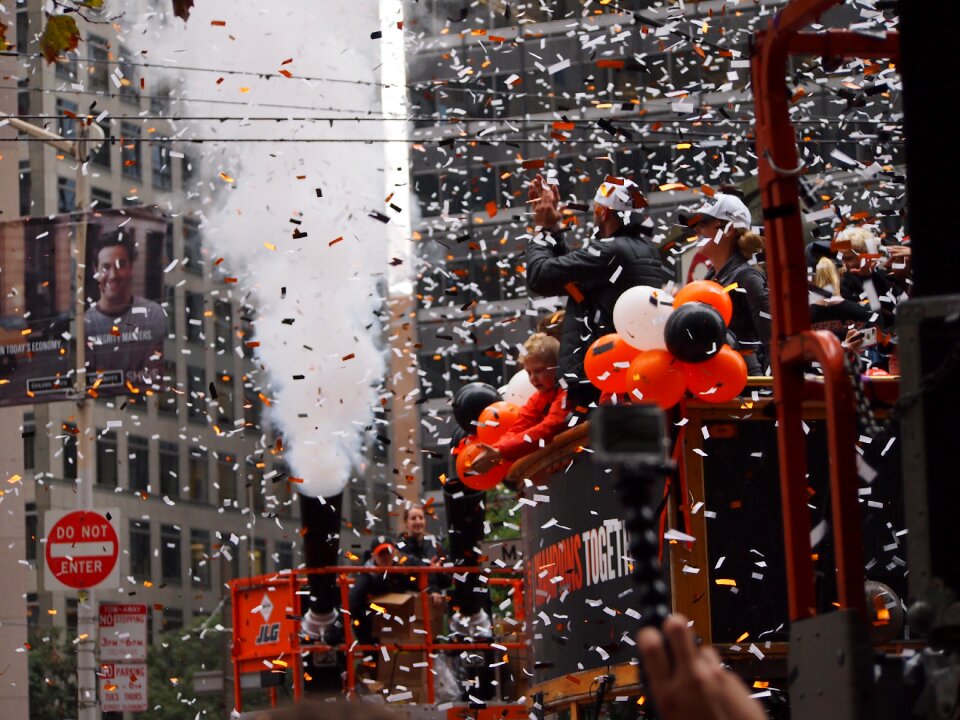 Sf giants crowd fans