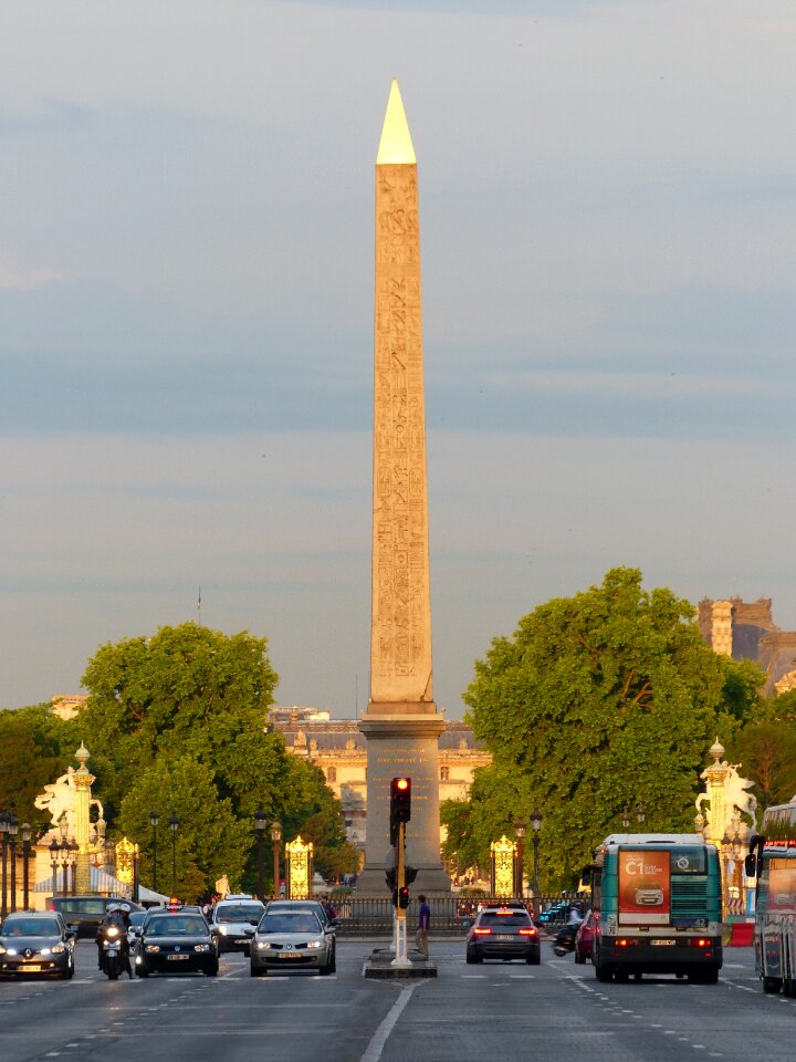 Place de la concorde paris sun photo