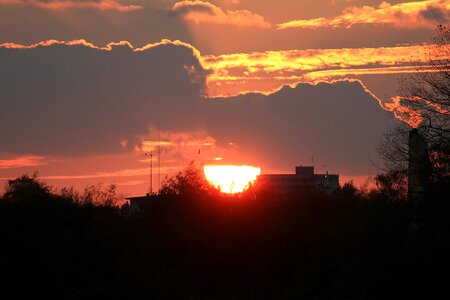 Sun red sky photo